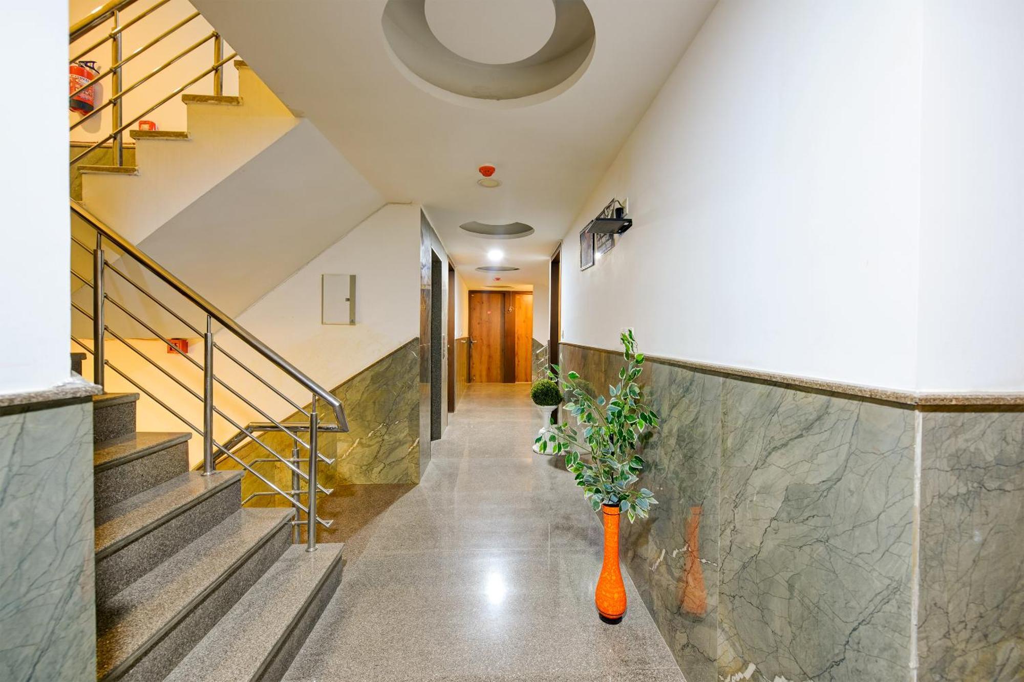 Hotel Grand Qubic Near Delhi Airport New Delhi Exterior foto