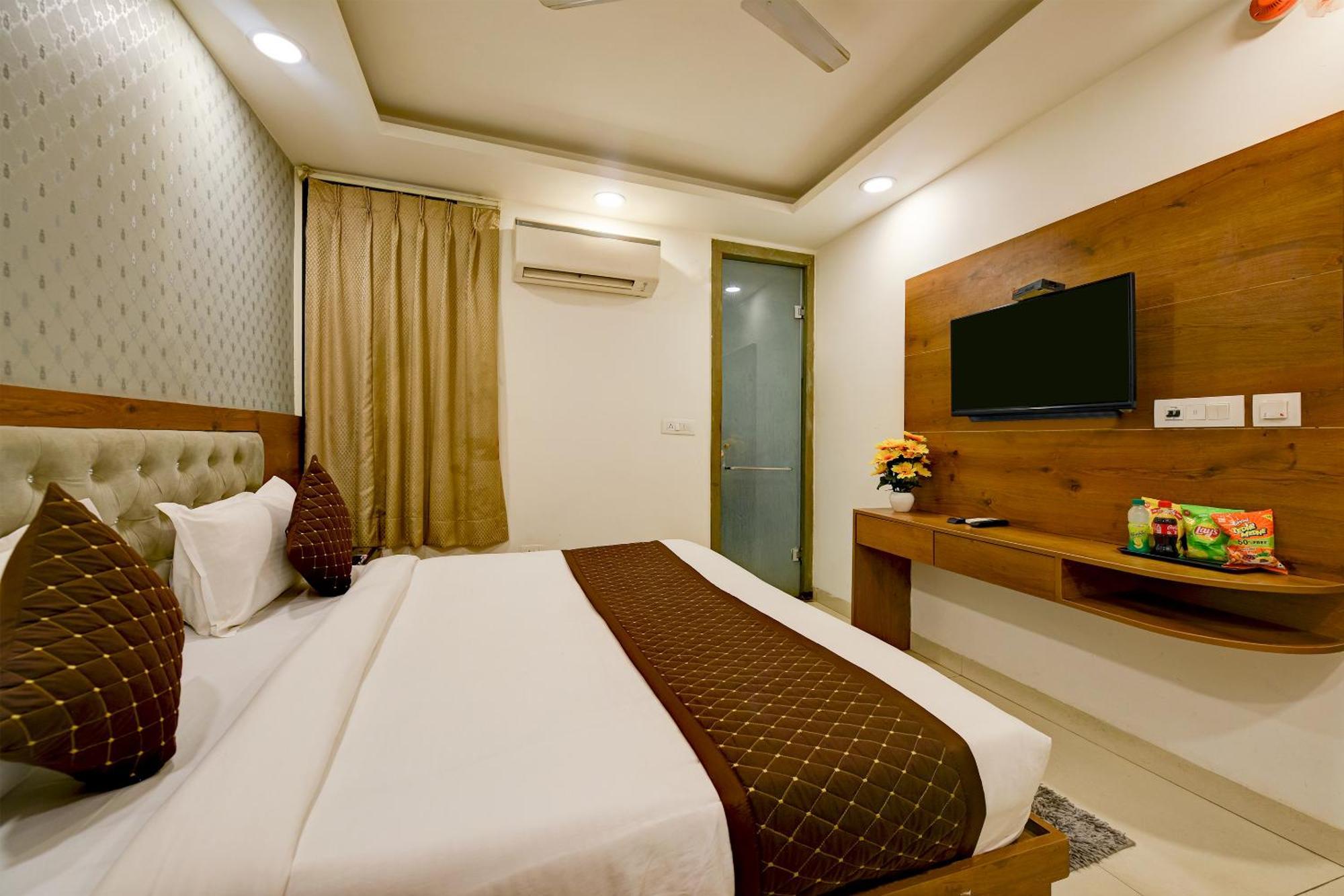 Hotel Grand Qubic Near Delhi Airport New Delhi Exterior foto
