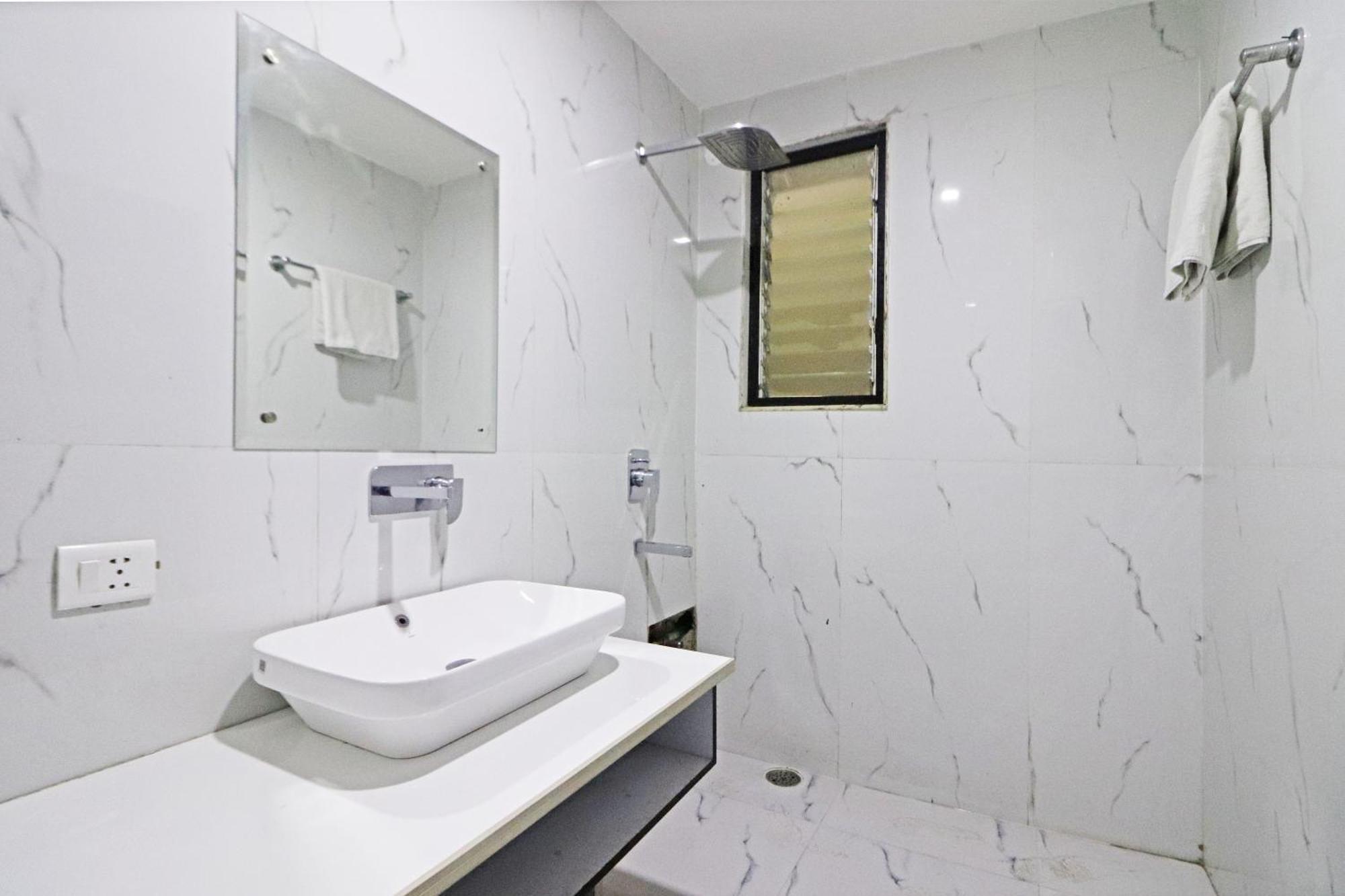Hotel Grand Qubic Near Delhi Airport New Delhi Exterior foto