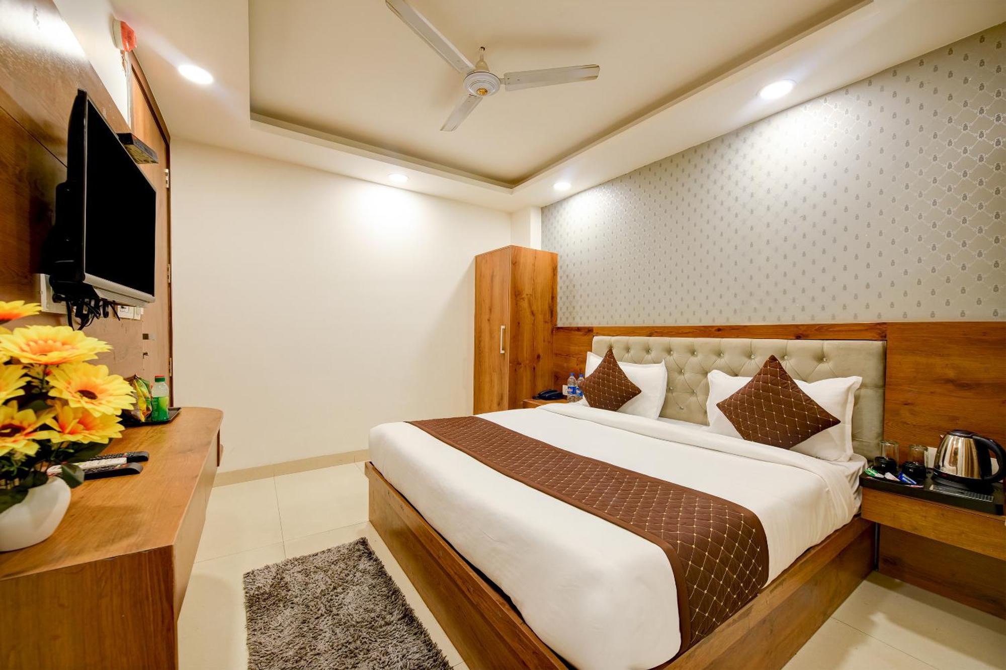 Hotel Grand Qubic Near Delhi Airport New Delhi Exterior foto